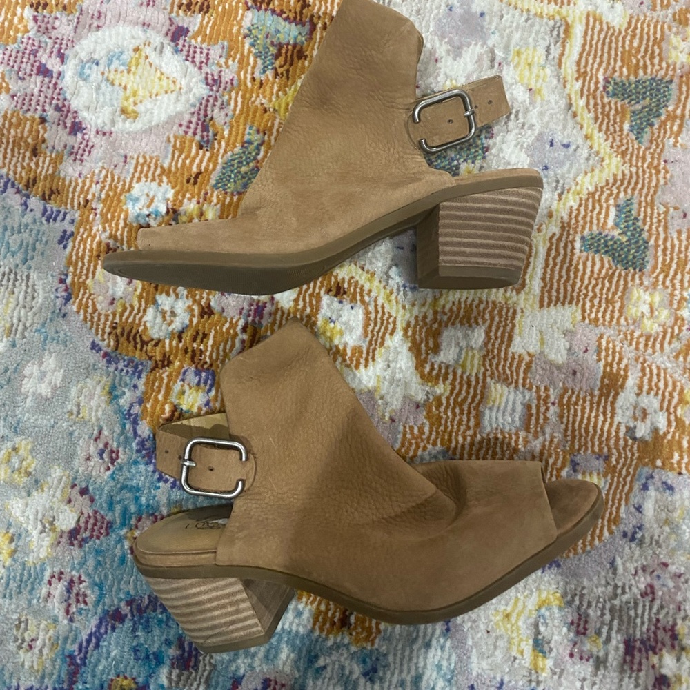 Lucky Brand leather bootie sandals size 5.5